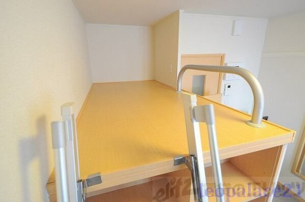 レオパレスクロスロード岸部の物件内観写真